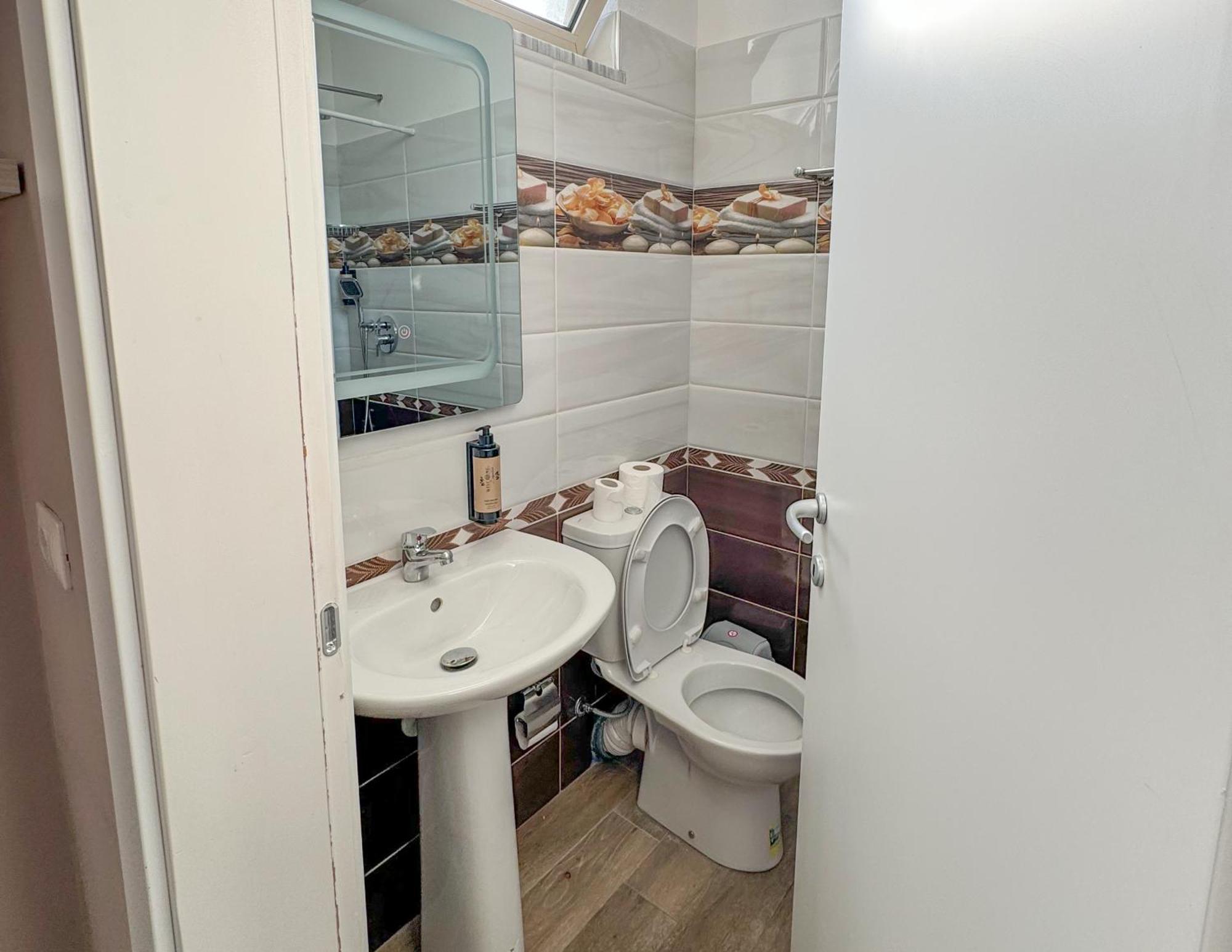 Shkodra Budget Hotel エクステリア 写真